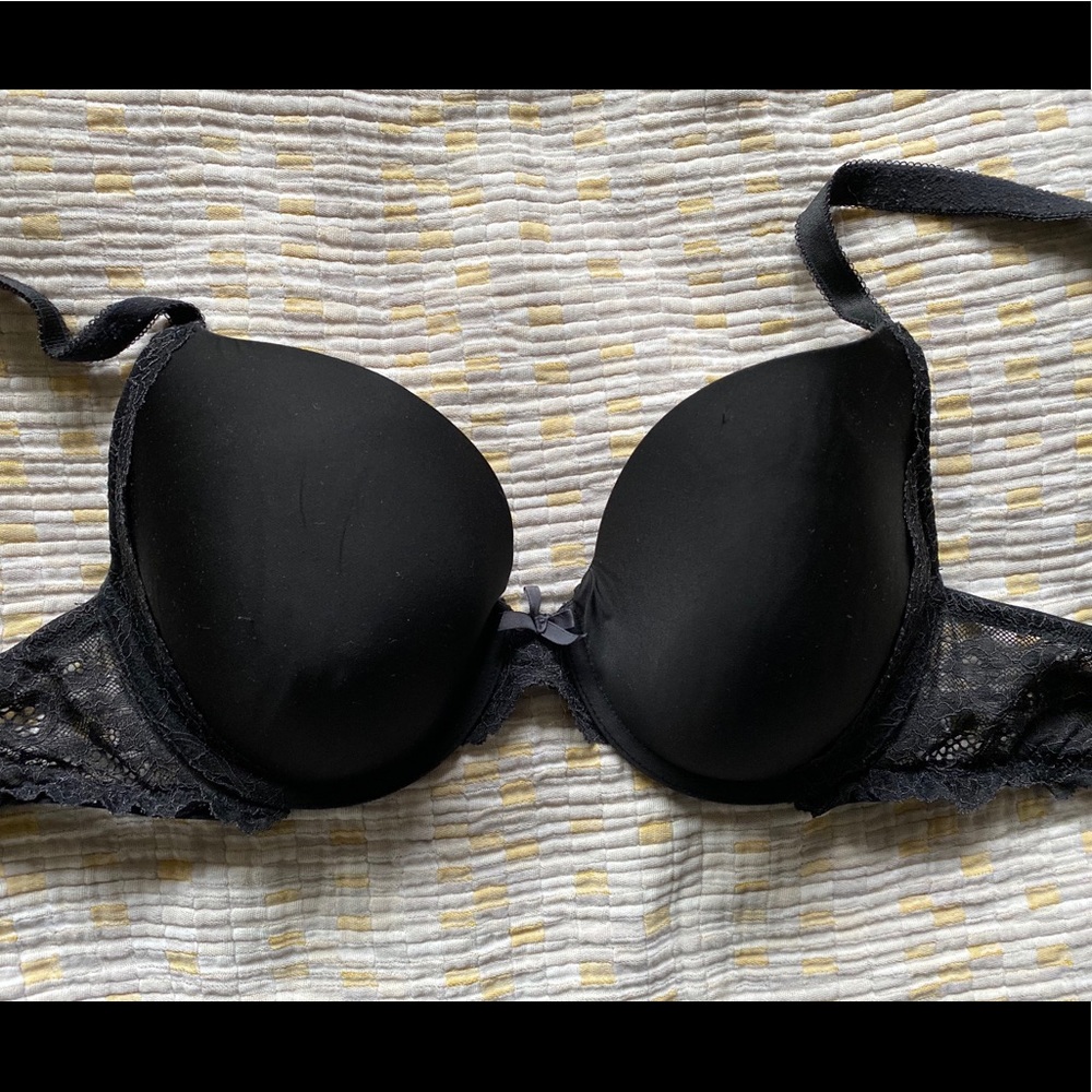 Padded lace black bra